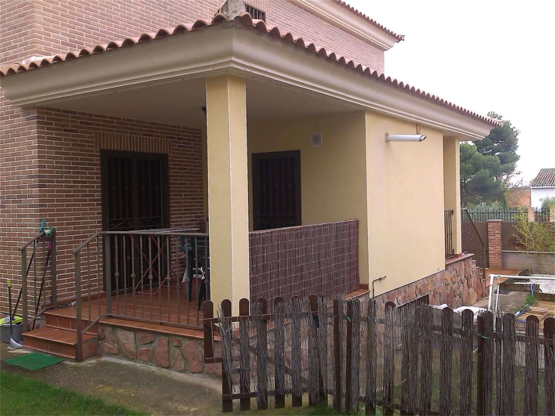 Casa o chalet en venta en Calle Antonio Saura, 9, Bargas, Toledo fotocasa