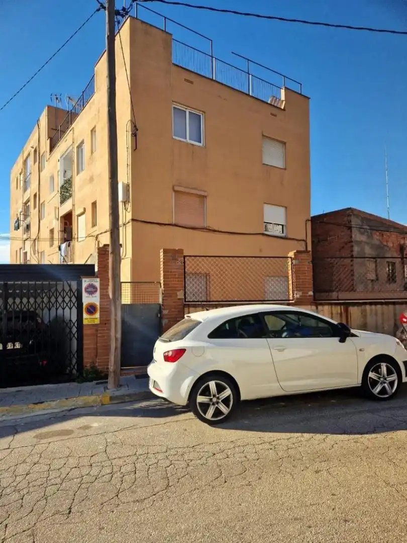 Finca rústica en venda a Carrer del Pi, 15, Santa Coloma de Gramenet Aparcament de Finca rústica en venda en Santa Coloma de Gramenet