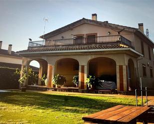 Jardí de Casa o xalet en venda en Santibáñez el Alto amb Aire condicionat, Terrassa i Piscina