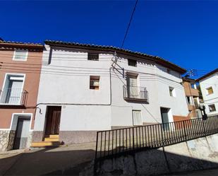 Vista exterior de Casa adosada en venda en Tosos