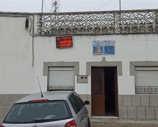 Vista exterior de Casa adosada en venda en Almoharín