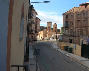 Vista exterior de Casa adosada en venda en Alhama de Aragón amb Balcó