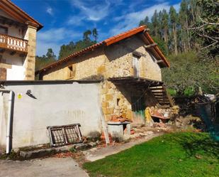 Vista exterior de Casa adosada en venda en Guriezo amb Balcó