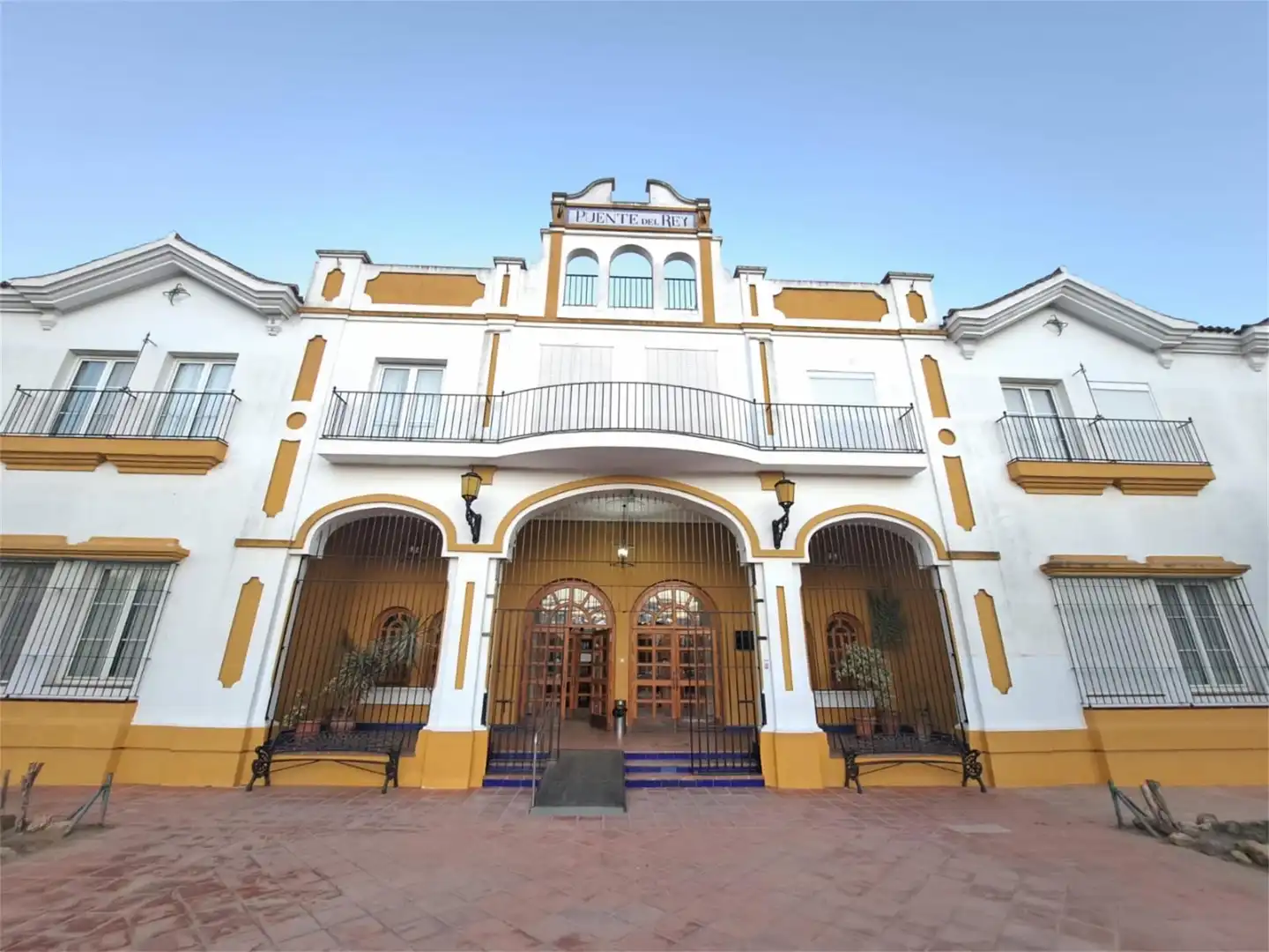 Dúplex en venta en Avenida de la Canaliega, El Rocío Vista exterior de Dúplex en venta en Almonte con Aire acondicionado, Calefacción y Parquet