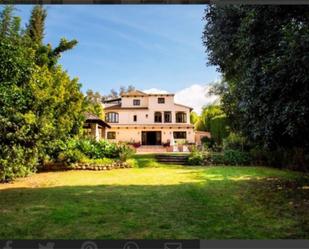 Jardí de Casa o xalet en venda en Marbella amb Aire condicionat, Terrassa i Piscina