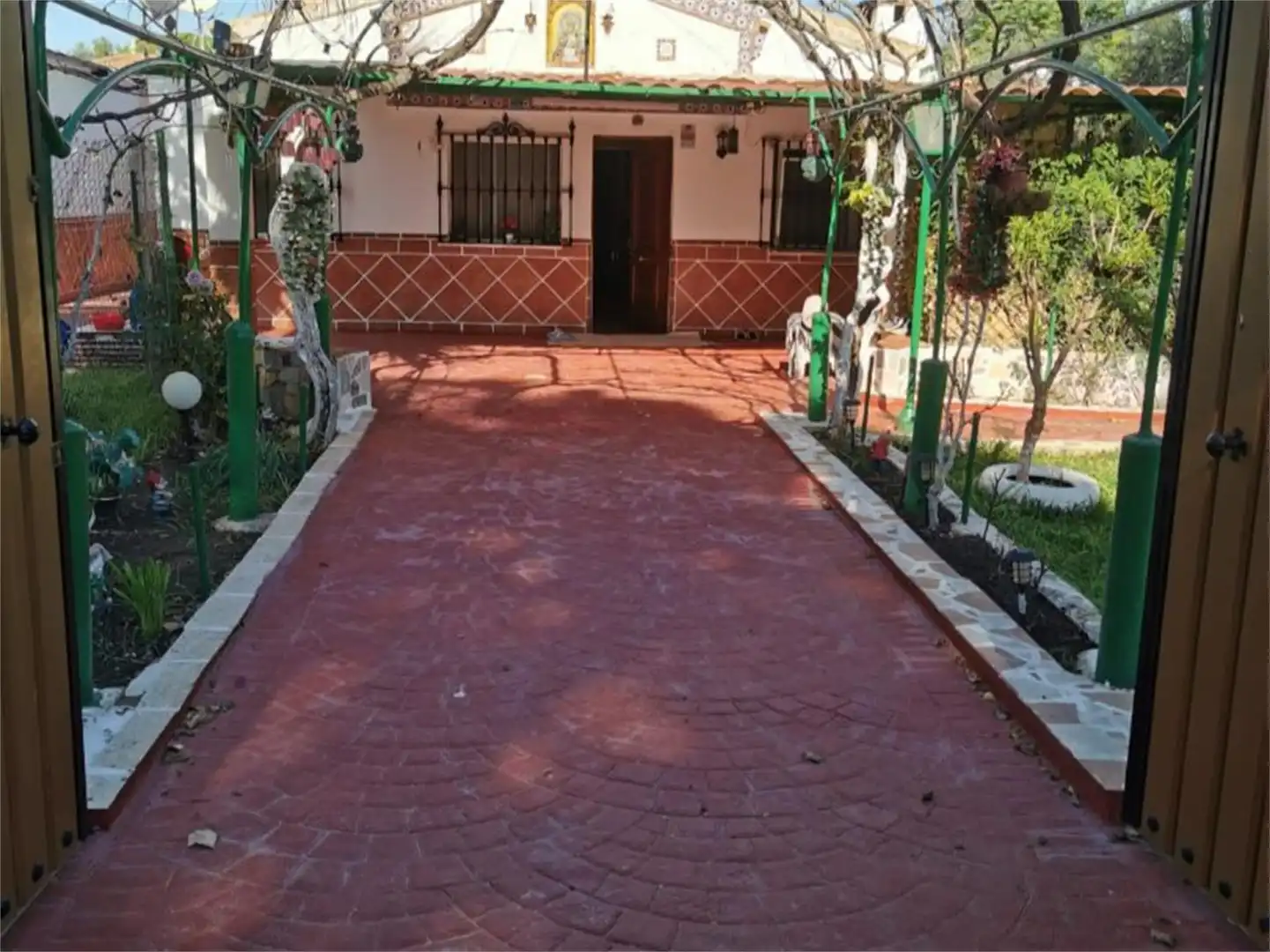 Houses for sale in Calle Alcalá, Carmona Garden of Houses for sale in Carmona with Air Conditioner, Heating and Private garden
