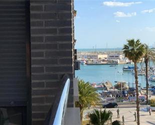 Vista exterior de Apartament en venda en Torrevieja amb Aire condicionat, Terrassa i Balcó