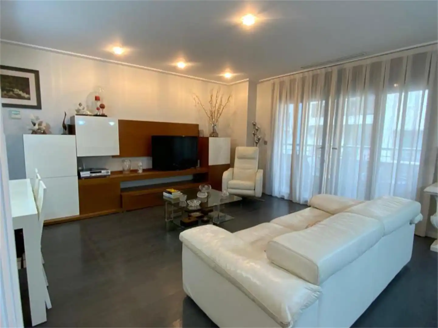 Apartament en venda a Calle Pascual Flores, Antonio Machado Sala d'estar de Apartament en venda en Torrevieja amb Aire condicionat, Terrassa i Balcó