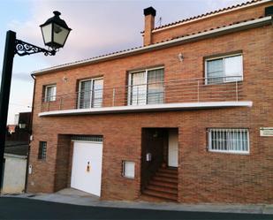 Vista exterior de Casa adosada en venda en Masdenverge amb Aire condicionat, Terrassa i Balcó