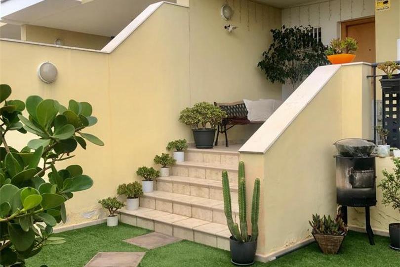 Single-family semi-detached for sale in Urbanizacion Miraverde Sau, 8, Playa Fañabé Alto, Santa Cruz de Tenerife - image 1 Photo 1 of Single-family semi-detached for sale in Urbanizacion Miraverde Sau, 8, Playa Fañabé Alto, Santa Cruz de Tenerife