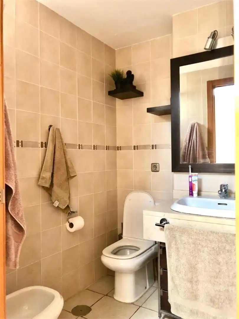 Detached homes for sale in Urbanizacion Miraverde Sau, 8, Playa Fañabé Alto Bathroom of Detached homes for sale in Adeje with Air Conditioner, Terrace and Swimming Pool