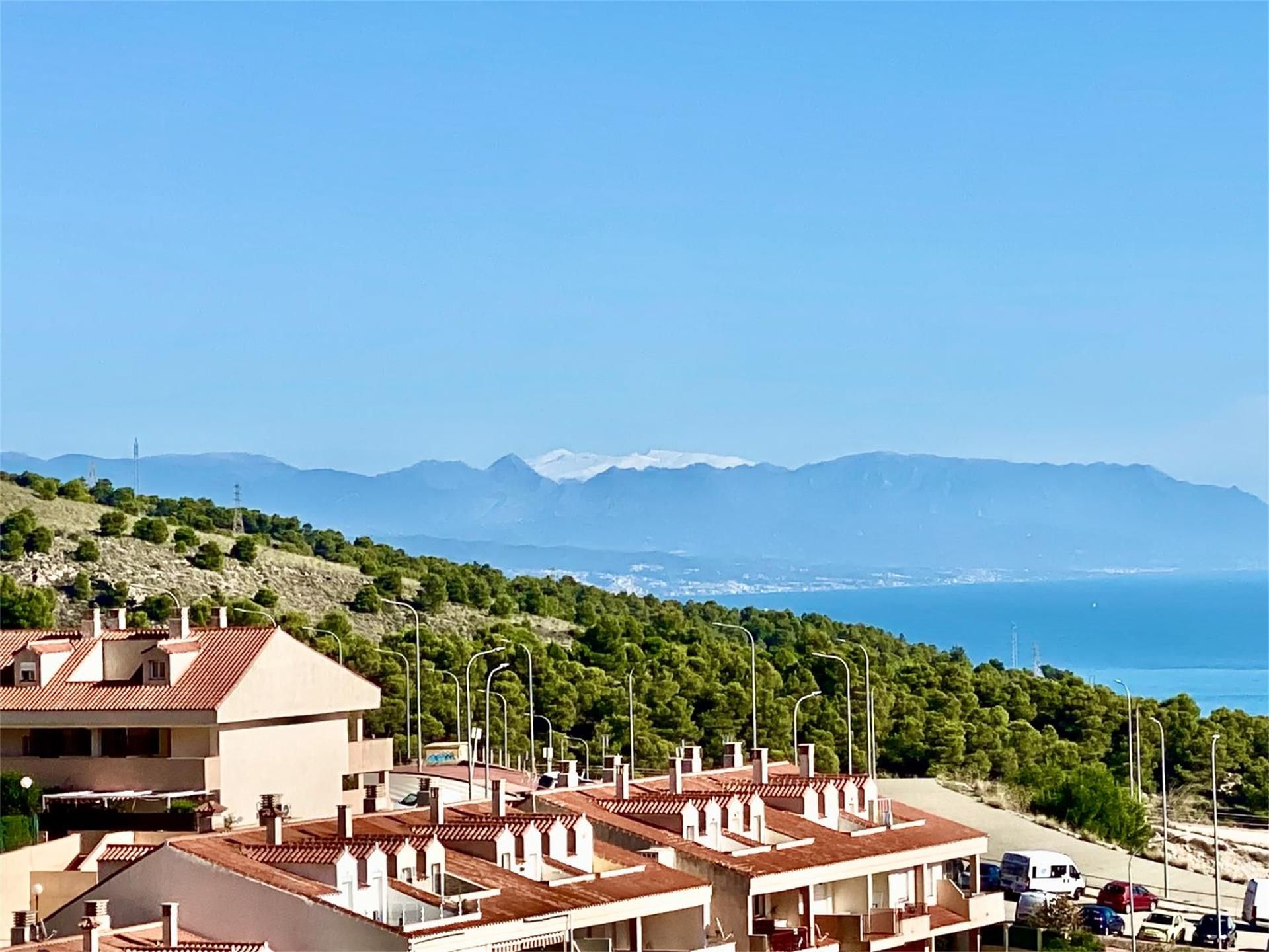 Vista exterior de Pis en venda en Benalmádena amb Terrassa i Piscina