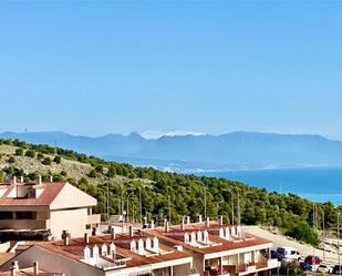 Vista exterior de Pis en venda en Benalmádena amb Terrassa i Piscina