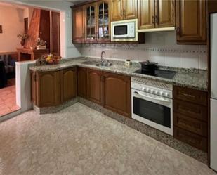 Kitchen of Flat for sale in Fuente Palmera  with Air Conditioner, Terrace and Oven