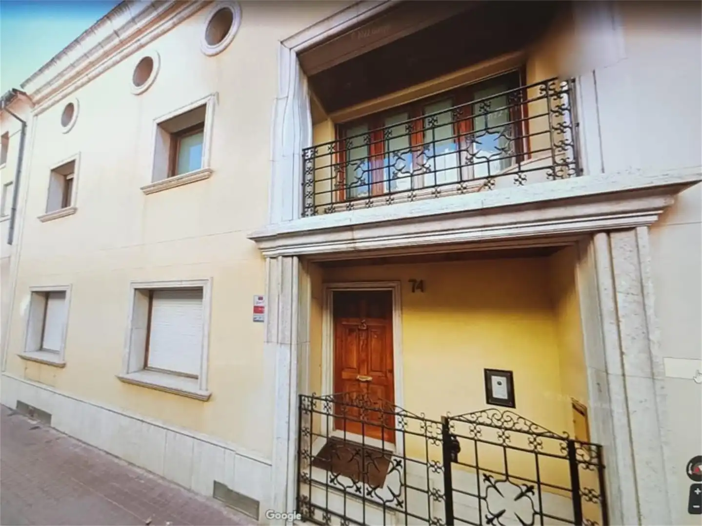 Außenansicht von Einfamilien-Reihenhaus zur Miete in Sabadell mit Klimaanlage, Heizung und Privatgarten