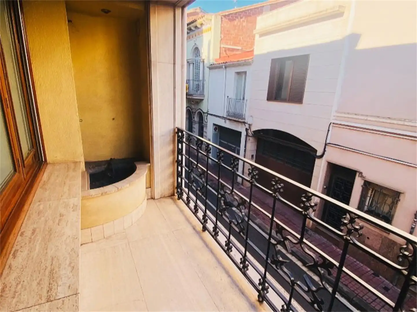 Terrasse von Einfamilien-Reihenhaus zur Miete in Sabadell mit Klimaanlage, Heizung und Privatgarten