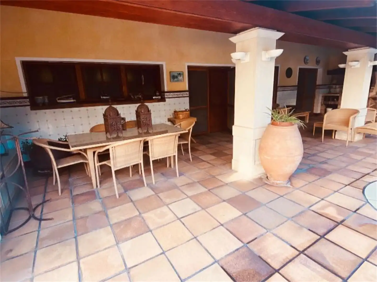 Terrasse von Einfamilien-Reihenhaus zur Miete in Sabadell mit Klimaanlage, Heizung und Privatgarten