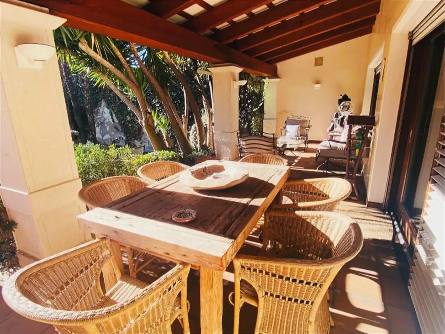 Terrasse von Einfamilien-Reihenhaus zur Miete in Sabadell mit Klimaanlage, Heizung und Privatgarten