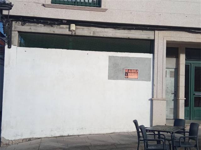Local comercial en Alquiler en Avenida José Antonio, 7 en Lalín