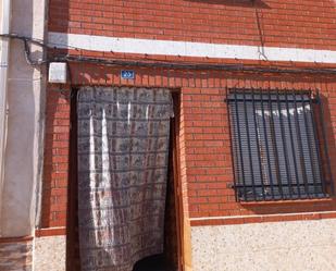 Vista exterior de Casa adosada en venda en Fuente el Fresno amb Terrassa