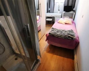 Flat to share in Calle de Cuevas de Almanzora, 40, Apóstol Santiago