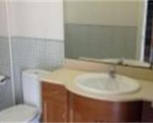 Bathroom of House or chalet for sale in Mancha Real  with Air Conditioner, Terrace and Swimming Pool