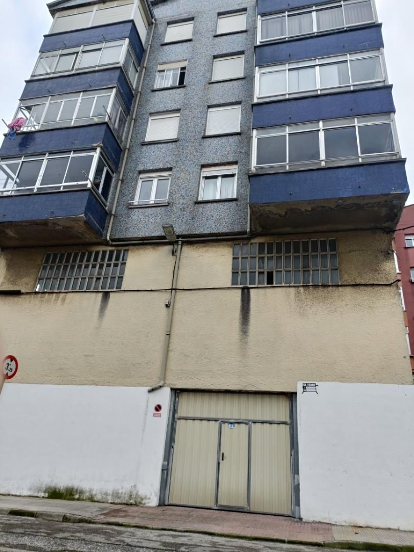 Exterior view of Garage for sale in Torrelavega 