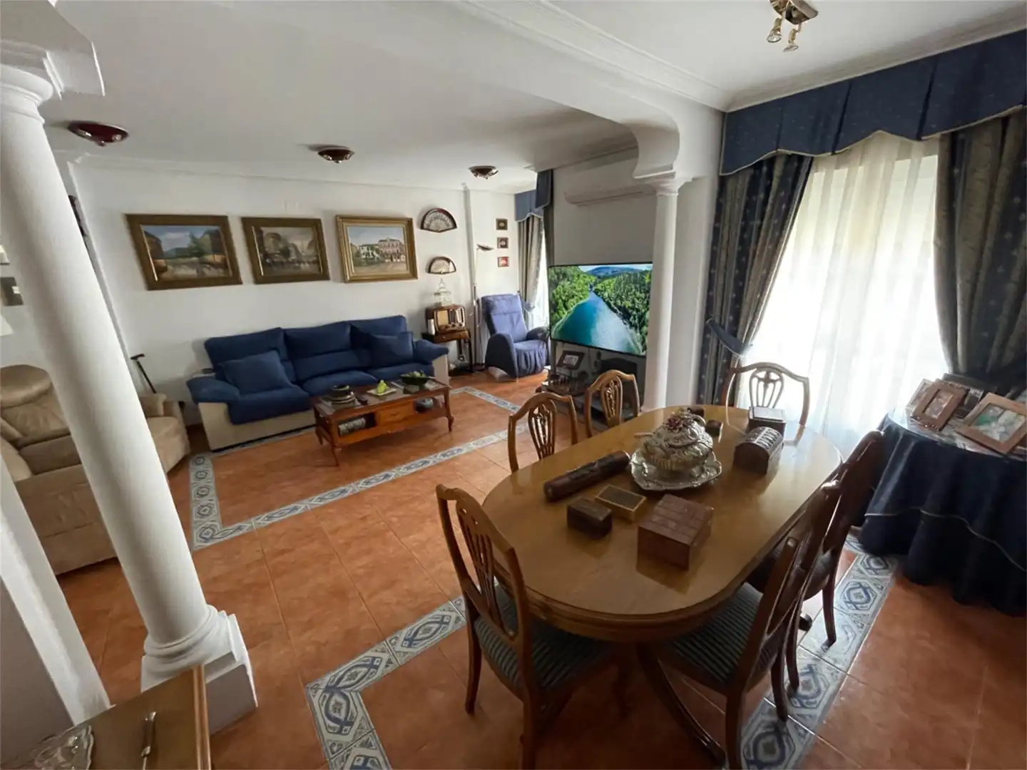 Casa o xalet en venda a Travesía Tejera, Tarancón Sala d'estar de Casa o xalet en venda en Tarancón amb Aire condicionat