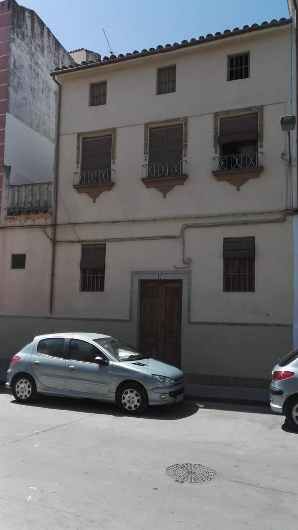 Vista exterior de Casa adosada en venda en Rute amb Terrassa i Balcó