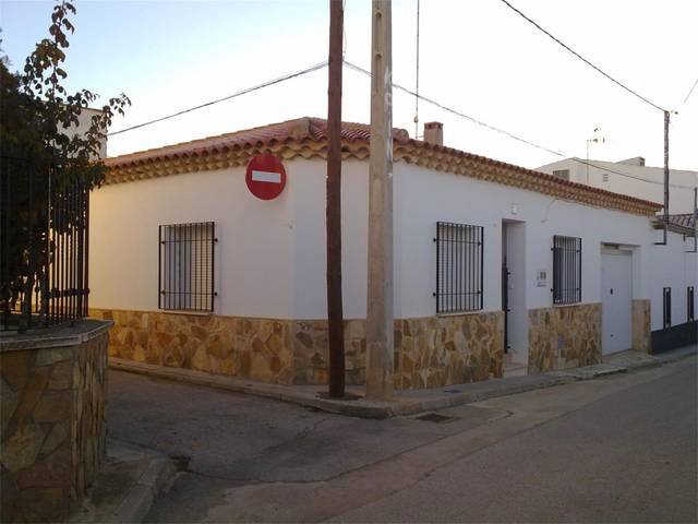 Casa adosada en venta en calle gregorio catalán, 9