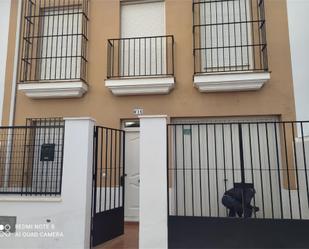 Vista exterior de Casa o xalet en venda en Campillos amb Terrassa i Balcó