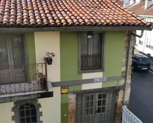 Vista exterior de Casa o xalet en venda en Meruelo amb Terrassa i Balcó