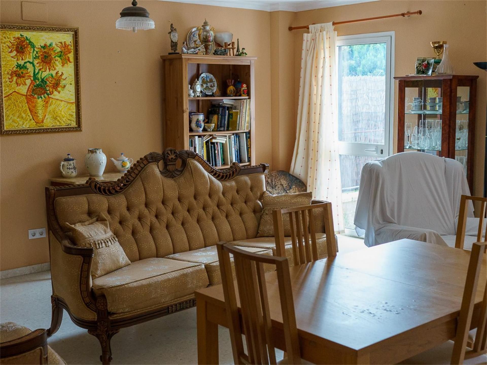 Sala d'estar de Casa adosada en venda en El Pedroso