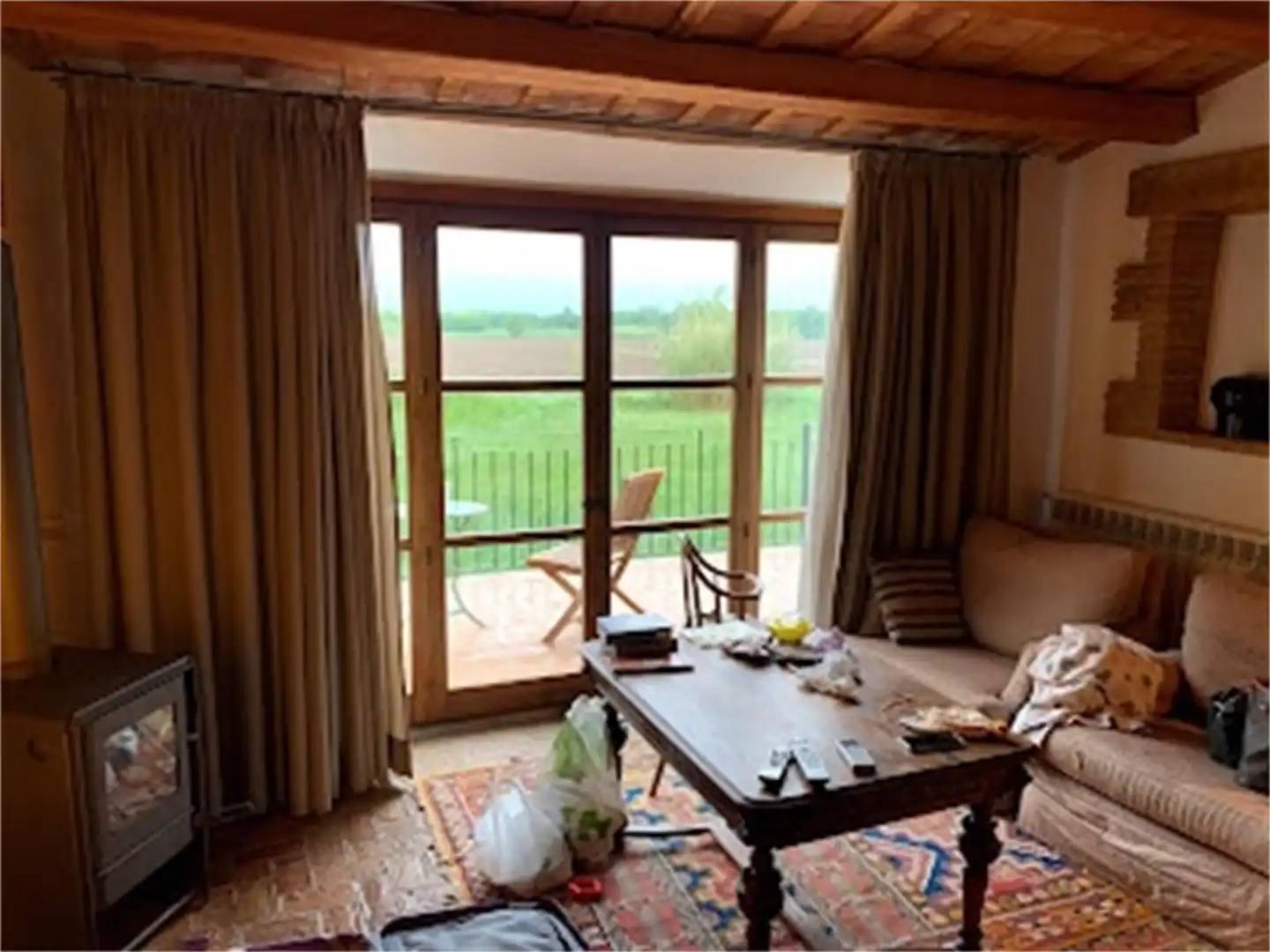 Country house zum Verkauf in Carrer Castellnou, 3, Peralada Wohnzimmer von Country house zum Verkauf in Peralada mit Klimaanlage, Heizung und Privatgarten