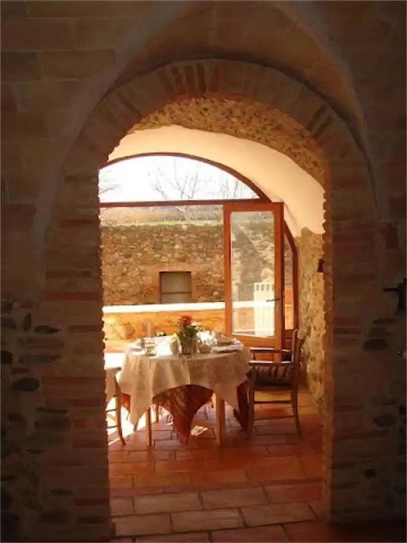 Country house zum Verkauf in Carrer Castellnou, 3, Peralada Country house zum Verkauf in Peralada mit Klimaanlage, Heizung und Privatgarten
