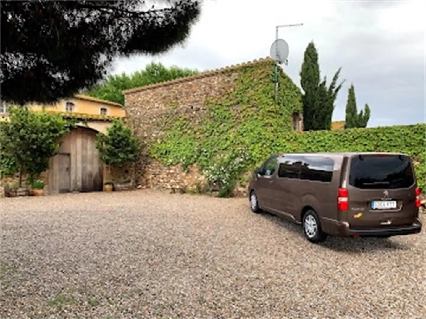 Country house zum Verkauf in Carrer Castellnou, 3, Peralada Parkplatz von Country house zum Verkauf in Peralada mit Klimaanlage, Heizung und Privatgarten