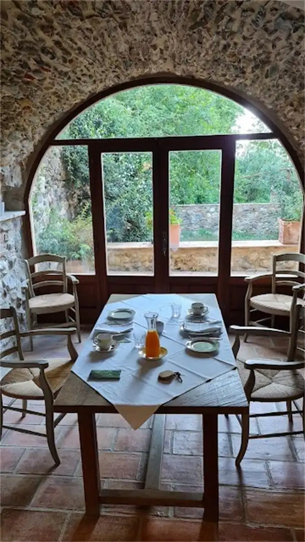 Country house zum Verkauf in Carrer Castellnou, 3, Peralada Esszimmer von Country house zum Verkauf in Peralada mit Klimaanlage, Heizung und Privatgarten