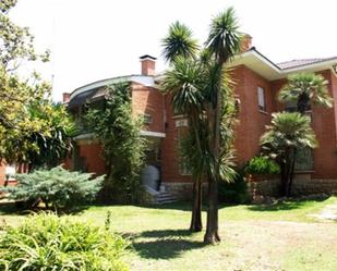 Jardí de Casa o xalet en venda en Canals amb Aire condicionat, Terrassa i Piscina