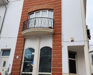 Außenansicht von Wohnung zum verkauf in Almedinilla mit Klimaanlage, Terrasse und Balkon