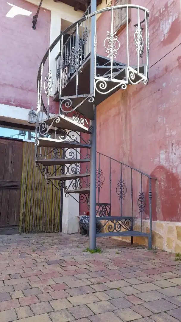Country house zum Verkauf in Calle Motilla del Palancar, Reyes Católicos - Paseo San Antonio Außenansicht von Country house zum Verkauf in Cuenca mit Klimaanlage, Heizung und Privatgarten
