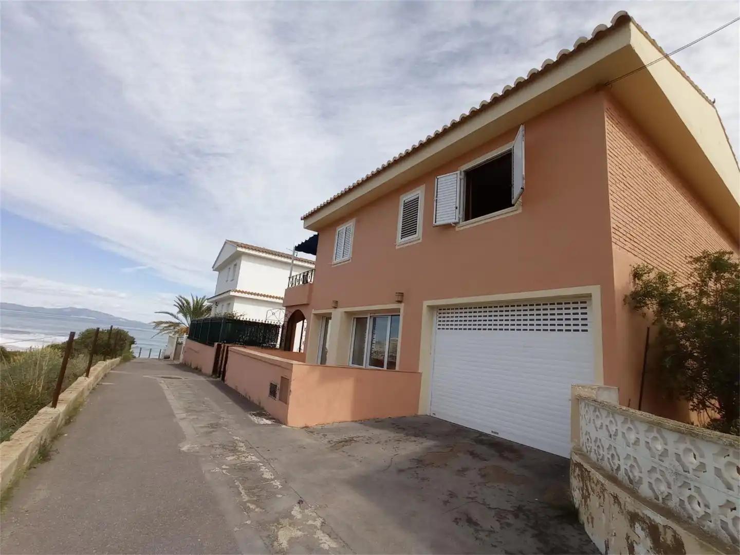 Vista exterior de Casa o xalet en venda en Oropesa del Mar / Orpesa amb Aire condicionat, Calefacció i Jardí privat