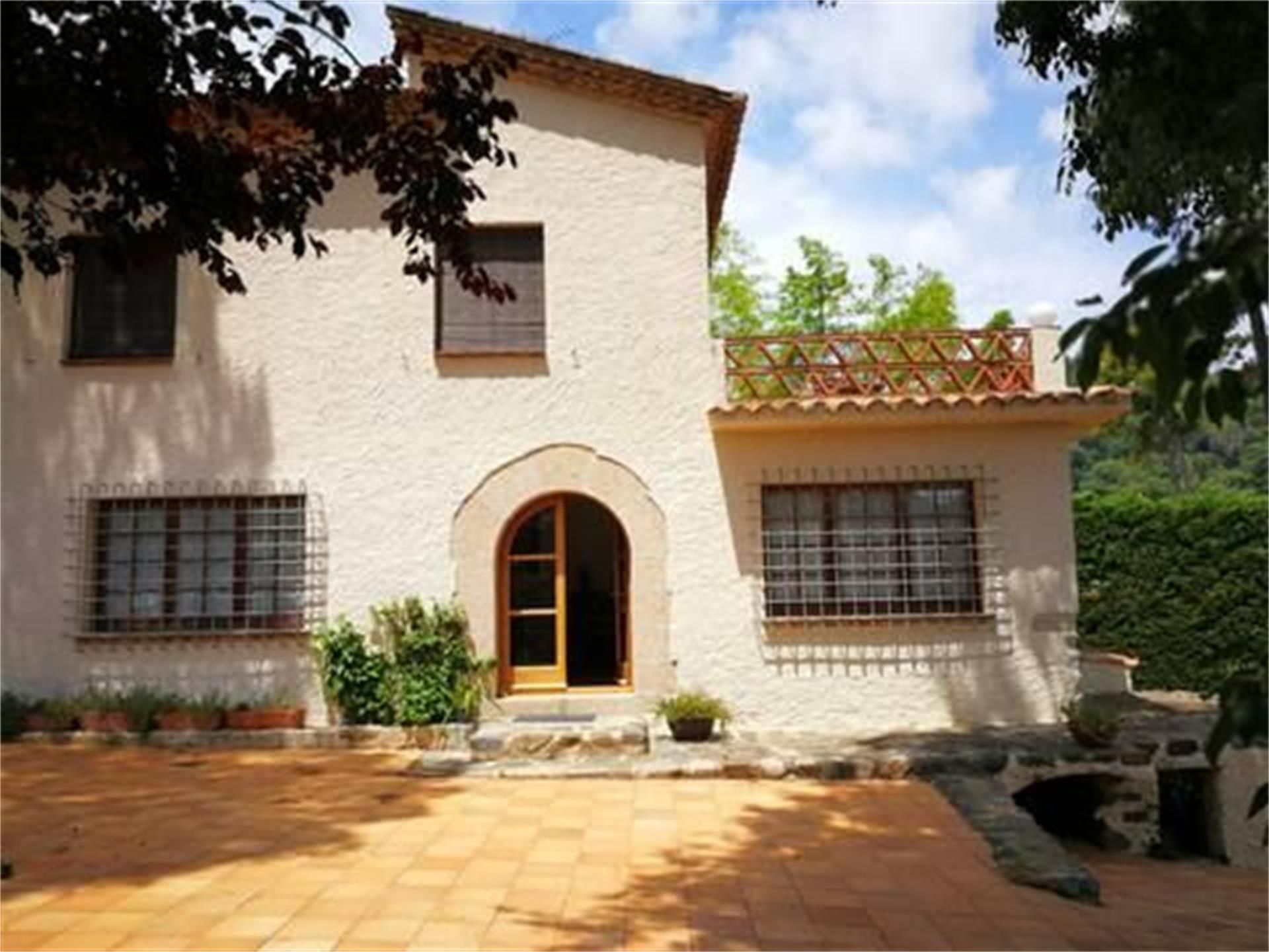 Vista exterior de Finca rústica en venda en Sant Cebrià de Vallalta amb Terrassa, Piscina i Balcó