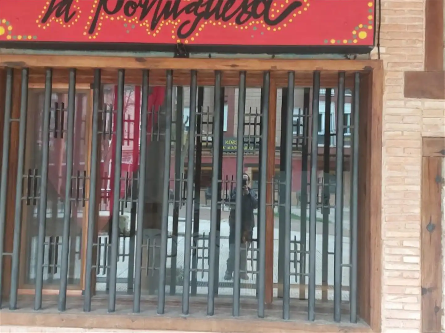 Local de lloguer a Plaza Reina Sofía, Alameda
