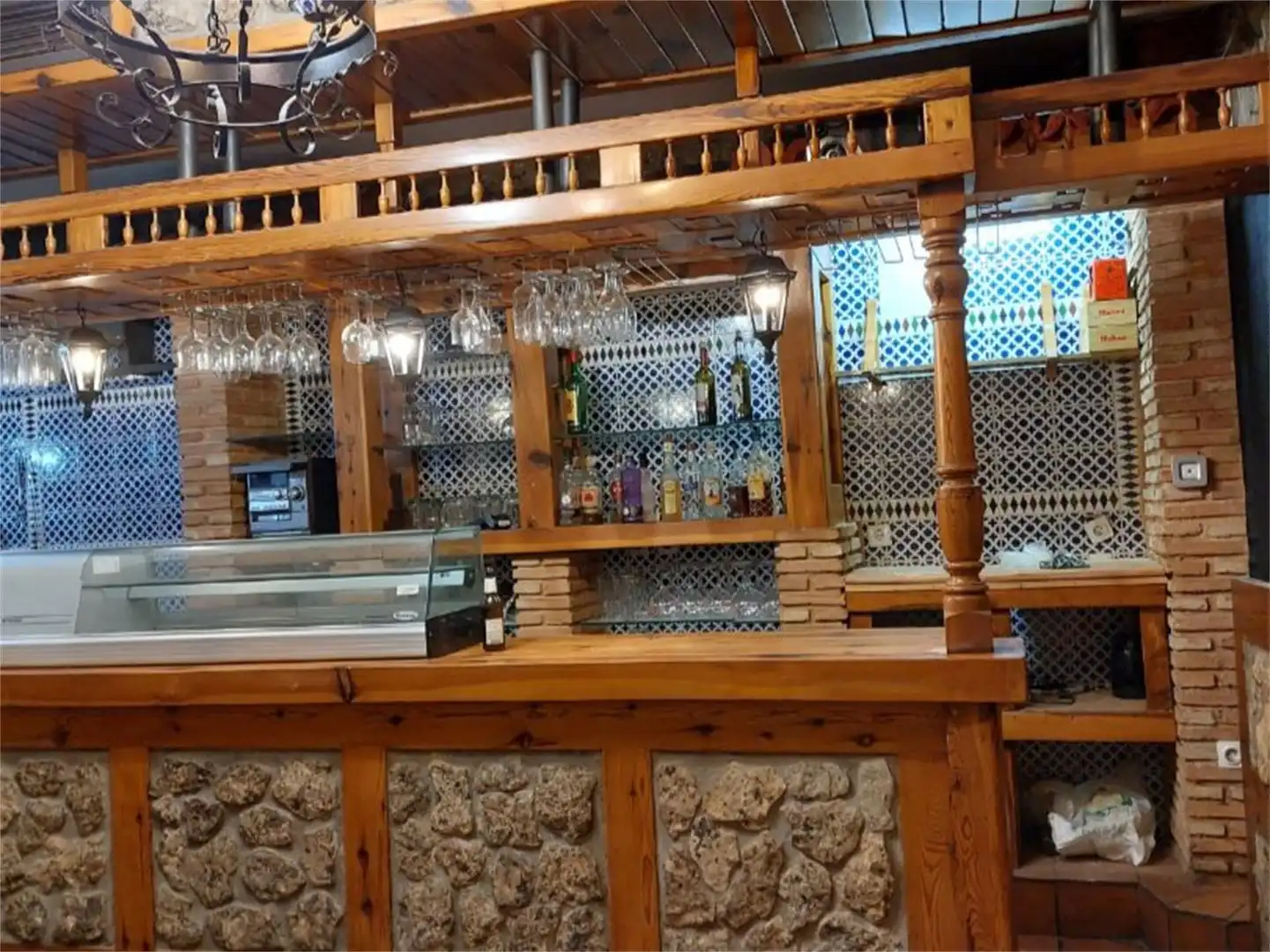 Local de lloguer en Cuenca amb Aire condicionat, Calefacció i Moblat