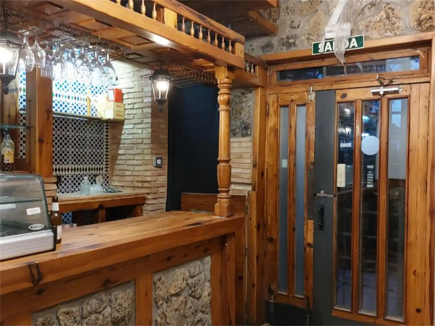 Local de lloguer en Cuenca amb Aire condicionat, Calefacció i Moblat