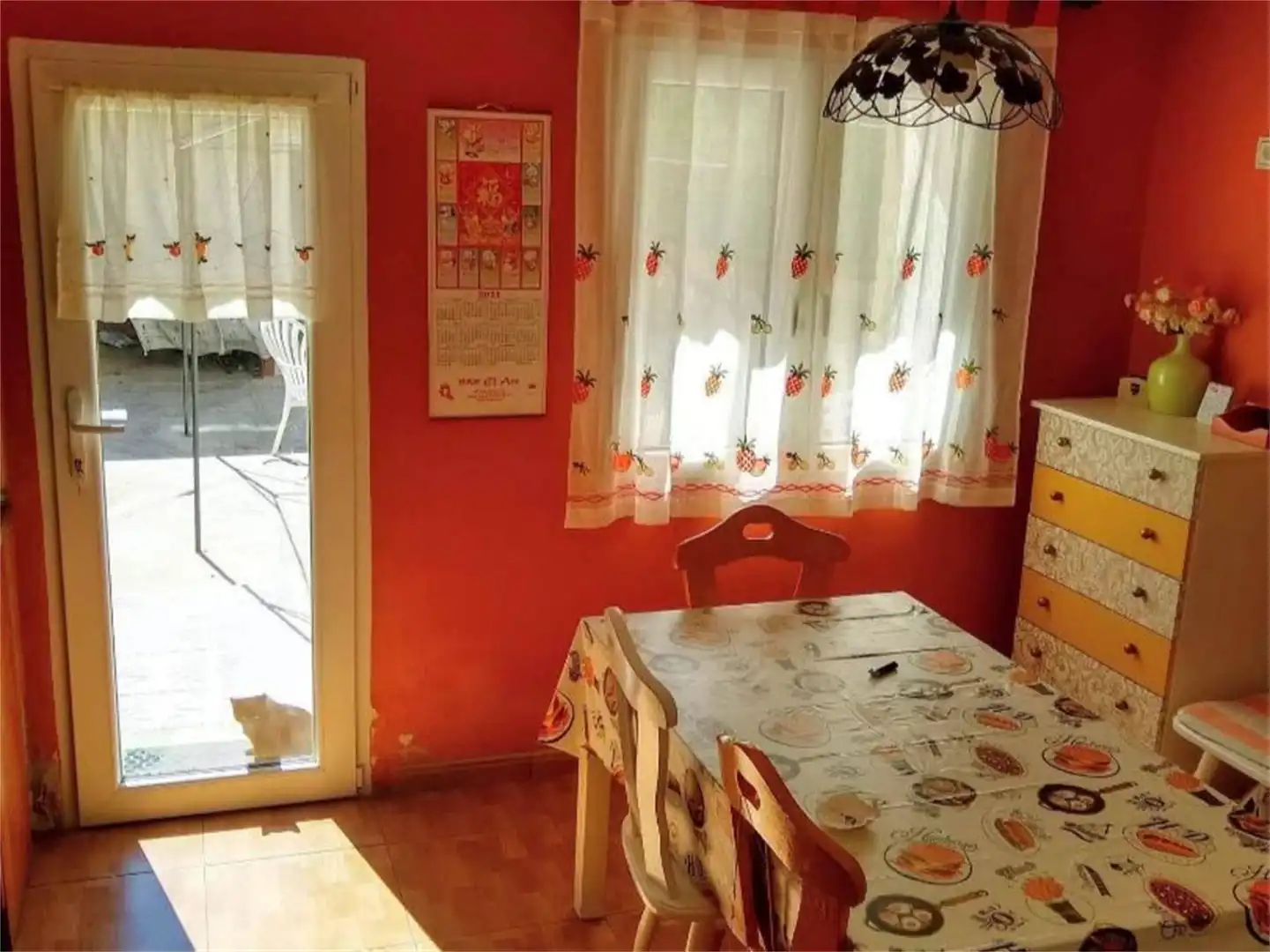 Casa adosada en venda a Calle Callizo, 15, Aniñón Cuina de Casa adosada en venda en Aniñón amb Jardí privat, Parquet i Terrassa