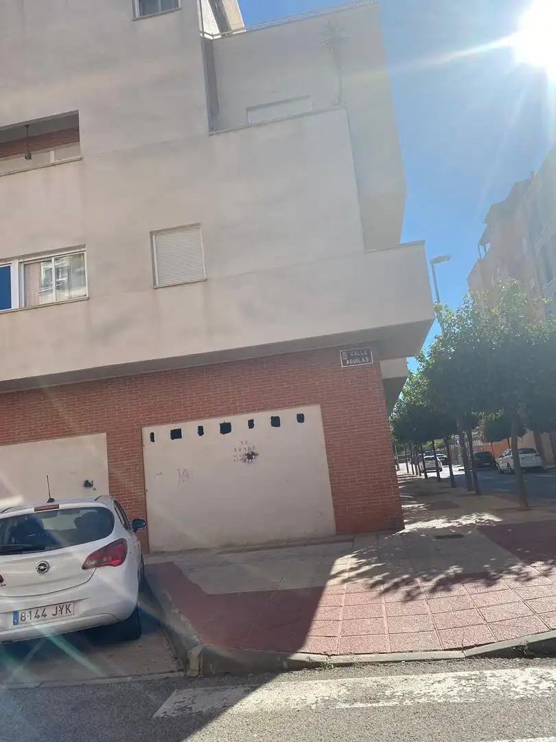 Vista exterior de Local en venta en Murcia