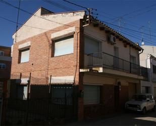 Vista exterior de Casa o xalet en venda en Tàrrega amb Aire condicionat, Terrassa i Balcó