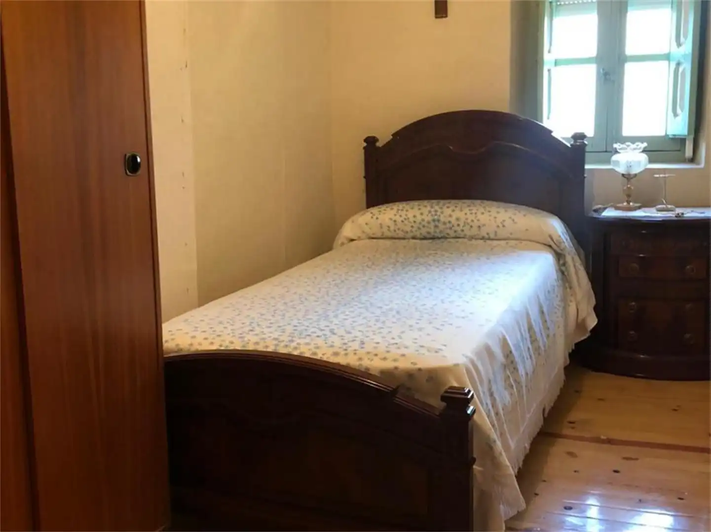 Einfamilien-Reihenhaus zum Verkauf in Calle Plaza, Oquillas Schlafzimmer von Einfamilien-Reihenhaus zum Verkauf in Oquillas mit Möbliert