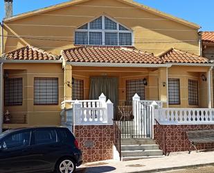 Vista exterior de Casa o xalet en venda en Aldeanueva de Barbarroya amb Terrassa